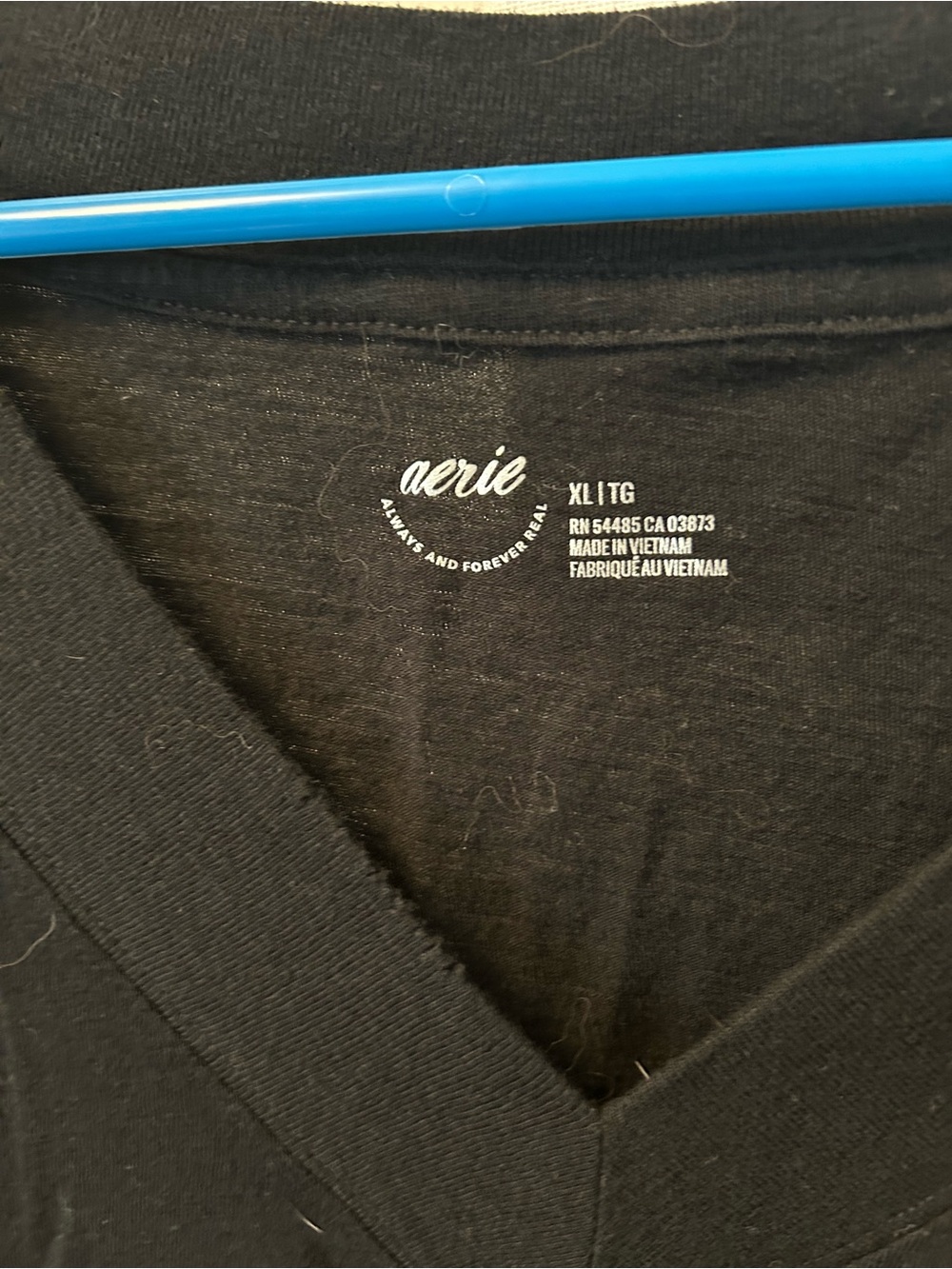 aerie Black V-Neck Short Sleeve Tee - Picture 3 of 4